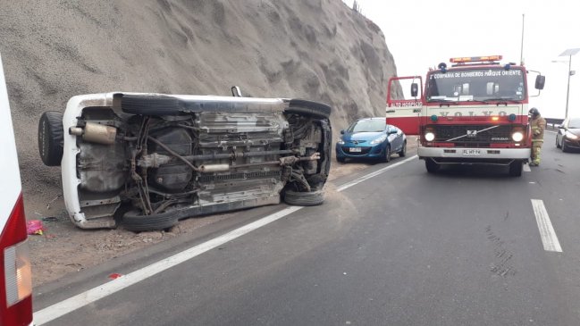 Volcamiento dejó una persona lesionada en la ruta que une Iquique con Alto Hospicio