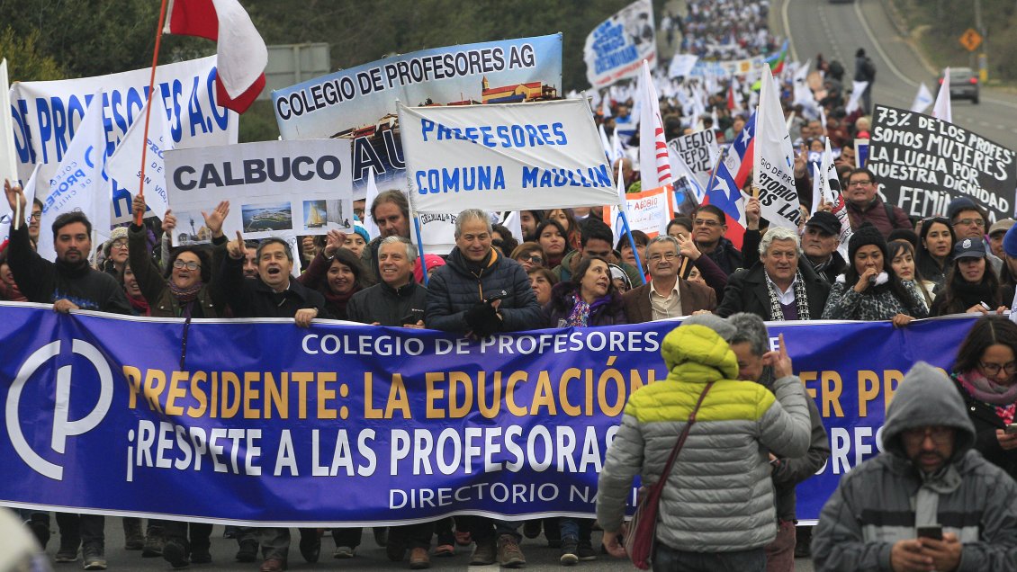 Profesores rechazan documento del Mineduc y siguen en paro indefinido