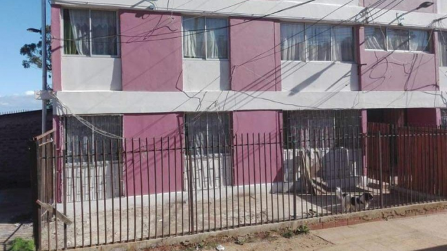 Bebé está grave tras caer desde el segundo piso de un edificio