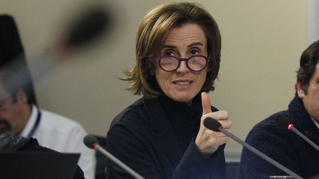Ministra Cubillos llamó a los profesores a 