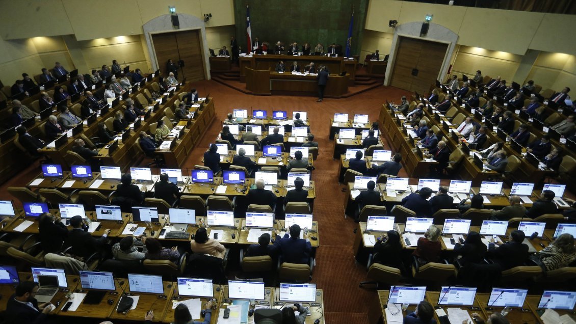 Presentan proyecto para que autoridades electas puedan postular a otros cargos