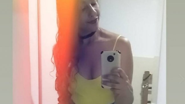 Una joven denunció que vendedor le tomó fotos cuando estaba en el probador de tienda de ropa