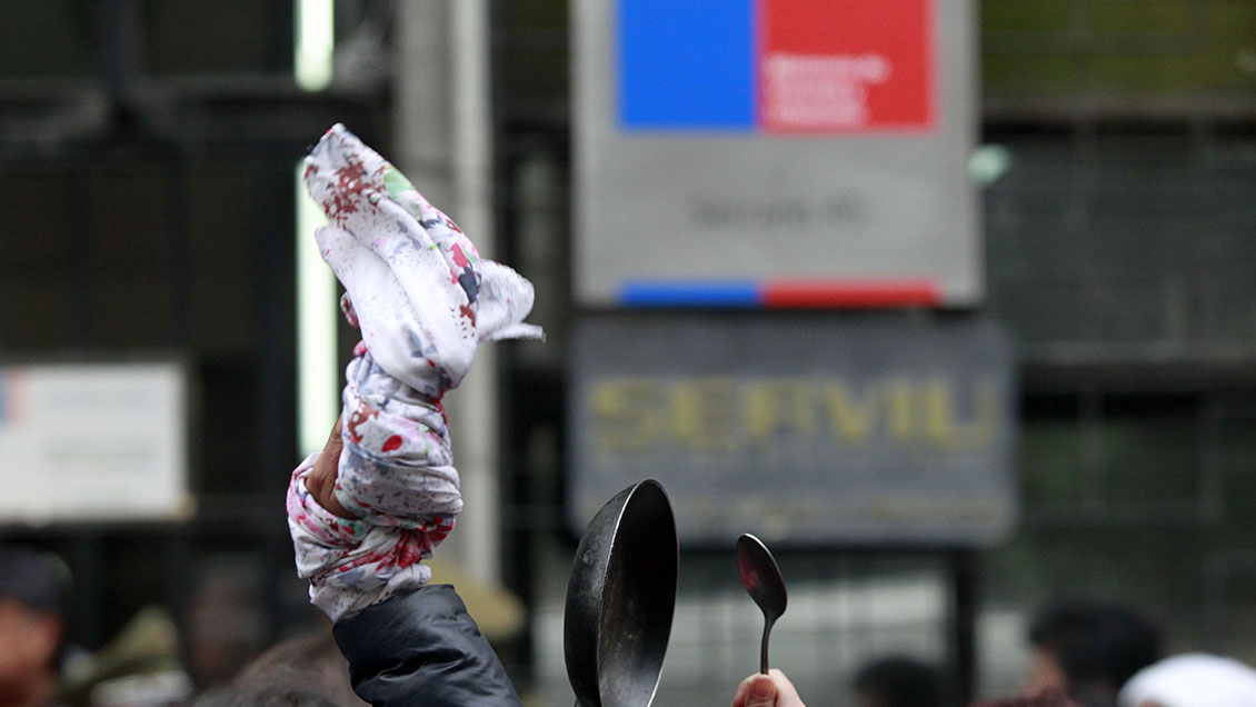 Manifestación de pobladores en Serviu: Retuvieron a trabajadores y destruyeron documentos