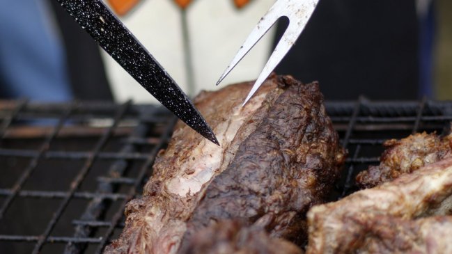 Juega Chile: Piden no hacer asados en tercer día de preemergencia en Santiago