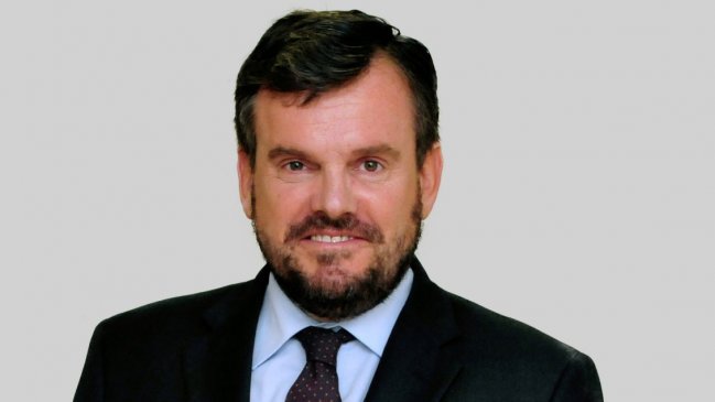 Hijo de Carlos Larraín obtuvo millonario contrato con Mineduc