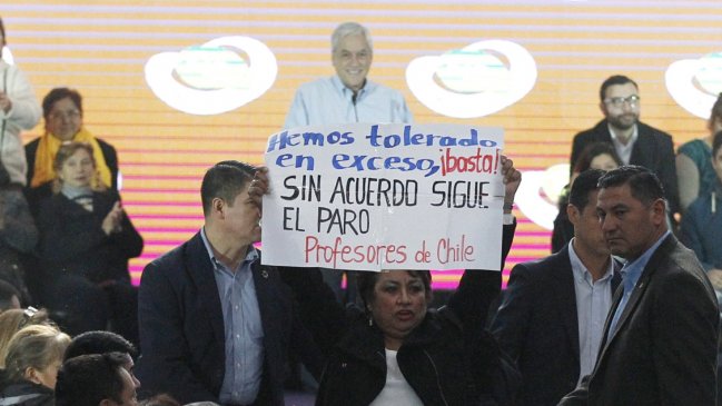 Piñera ante funa docente: 