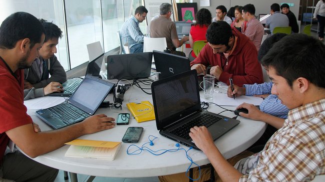 En qué consiste la nueva ley que regula el empleo juvenil en Chile