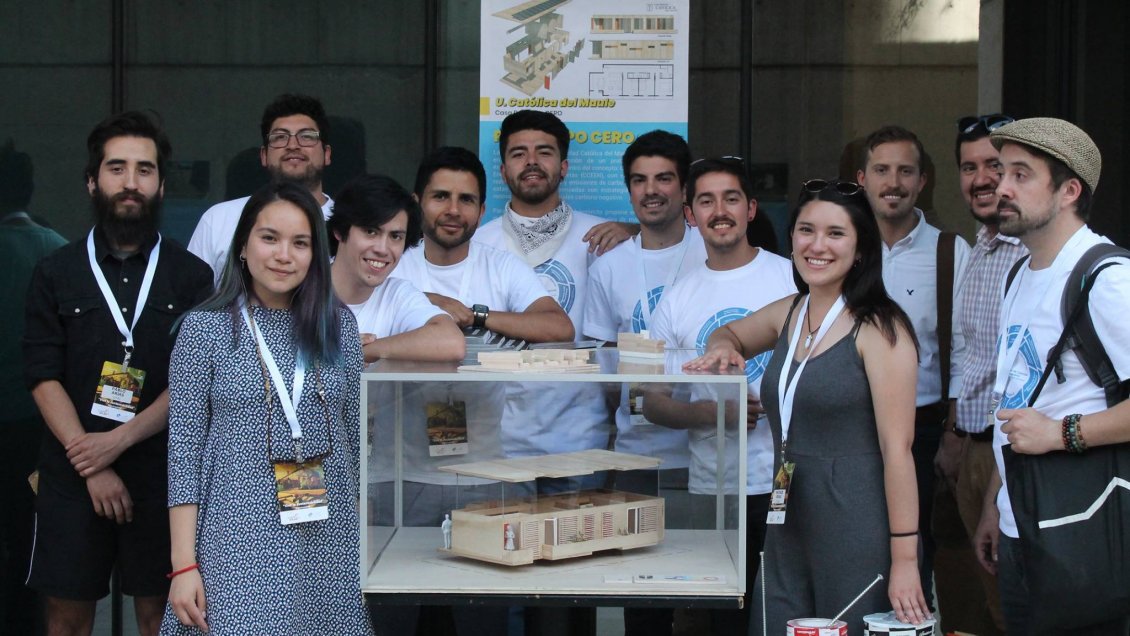 Estudiantes maulinos crean edificio de madera y con cero emisiones de carbono