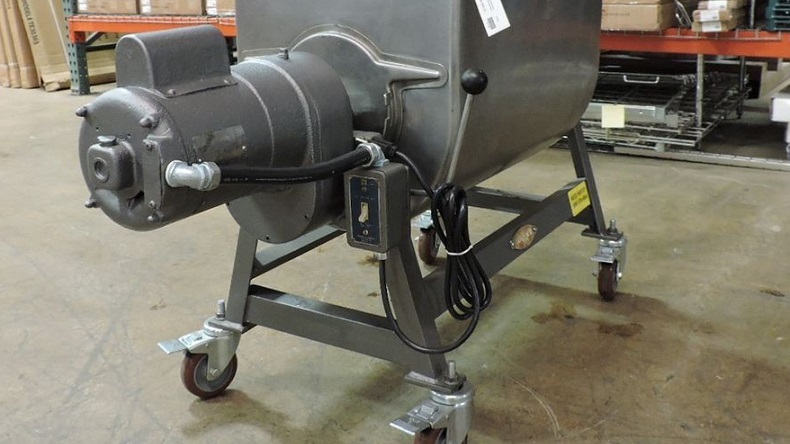 Trabajador murió al caer a una máquina trituradora de carne