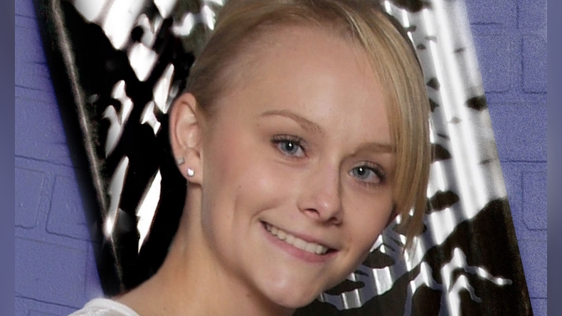 Acusado de brutal crimen se cortó la garganta en pleno juicio