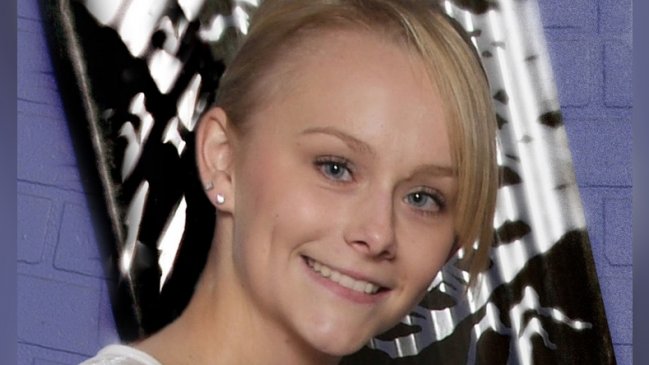 Acusado de brutal crimen se cortó la garganta en pleno juicio