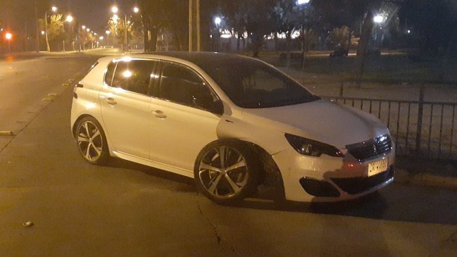 Auto chocado generó problemas a un costado del Parque O'Higgins