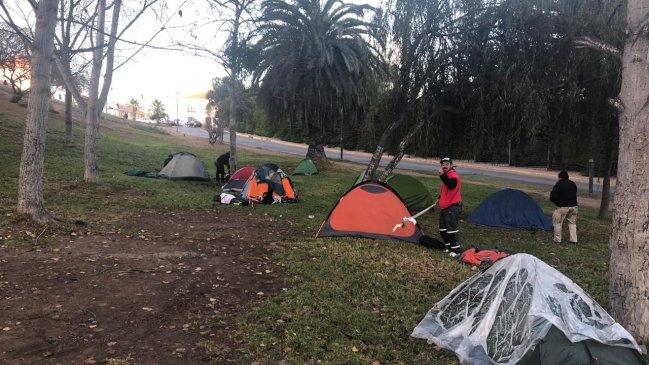 Municipalidad desalojó a campistas que esperaban el eclipse en pleno centro de La Serena