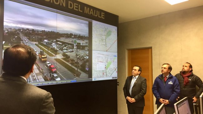 Inauguran dos nuevos semáforos en cruces de Talca