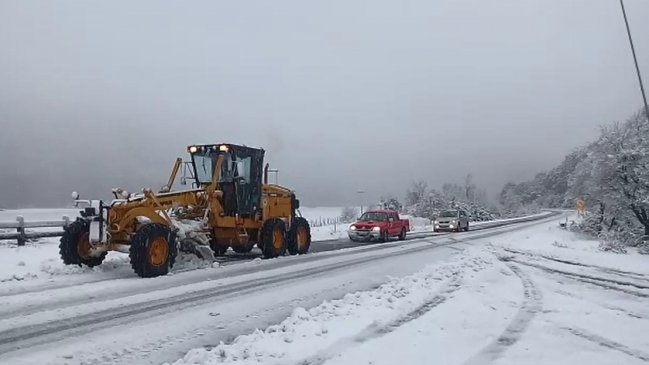 La Araucanía: Vialidad presenta plan para despejar caminos afectados por la nieve
