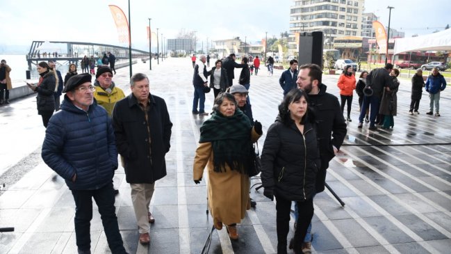 Ministro Moreno anunció adelanto en dos etapas de remodelación de la costanera de Valdivia