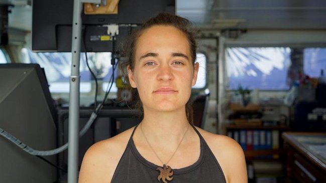 El arresto de la capitana de barco que salvó a 40 migrantes