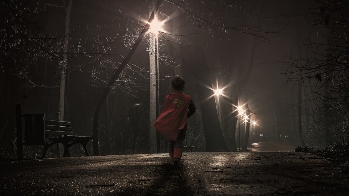 Ocho comunas votan para restringir horario a menores en las calles