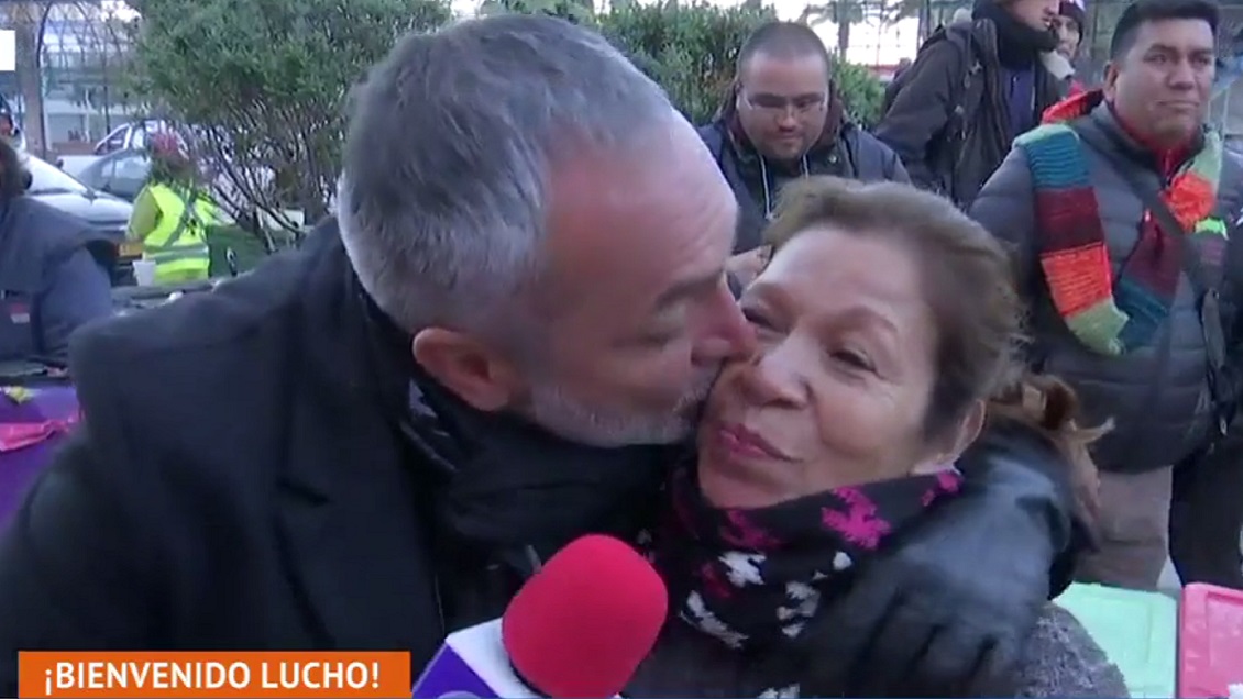 Repartiendo besos: Así fue el comentado regreso de Luis Jara a 