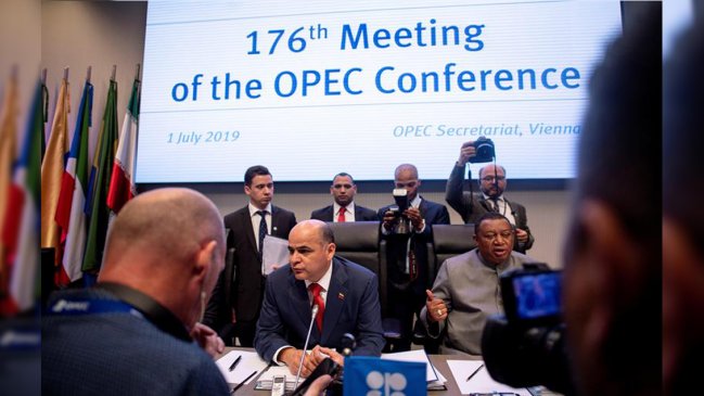 La OPEP acordó extender reducción de producción hasta marzo de 2020