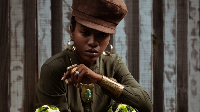 Hempress Sativa debuta en Chile en una sesión de mujeres en el micrófono