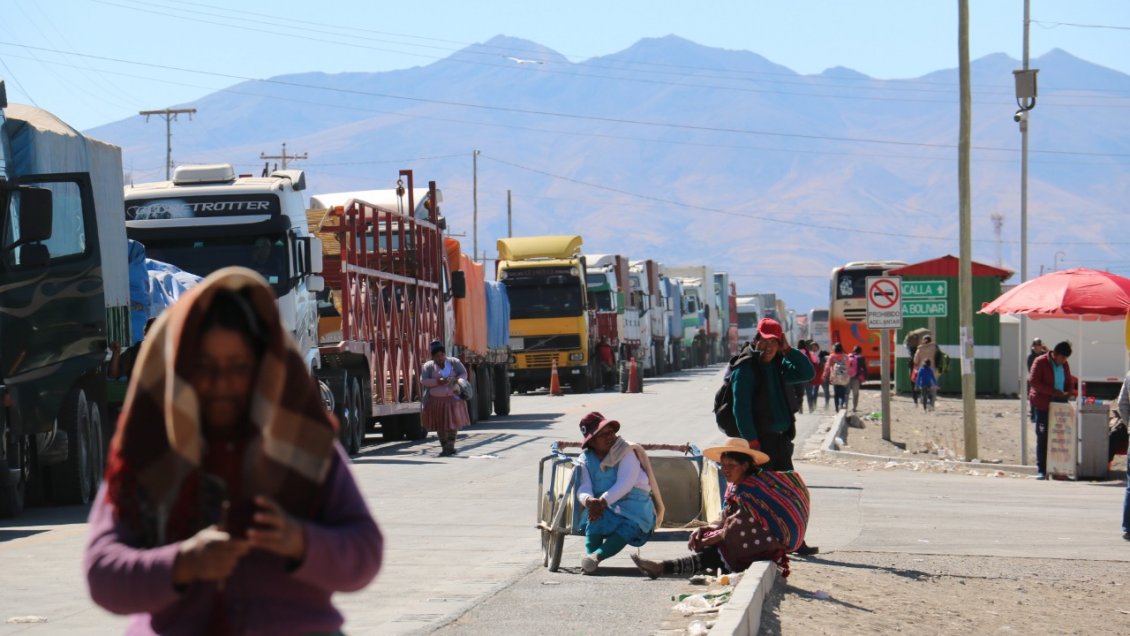 Chile y Bolivia sellan acuerdo para tránsito de camiones en paso fronterizo de Colchane