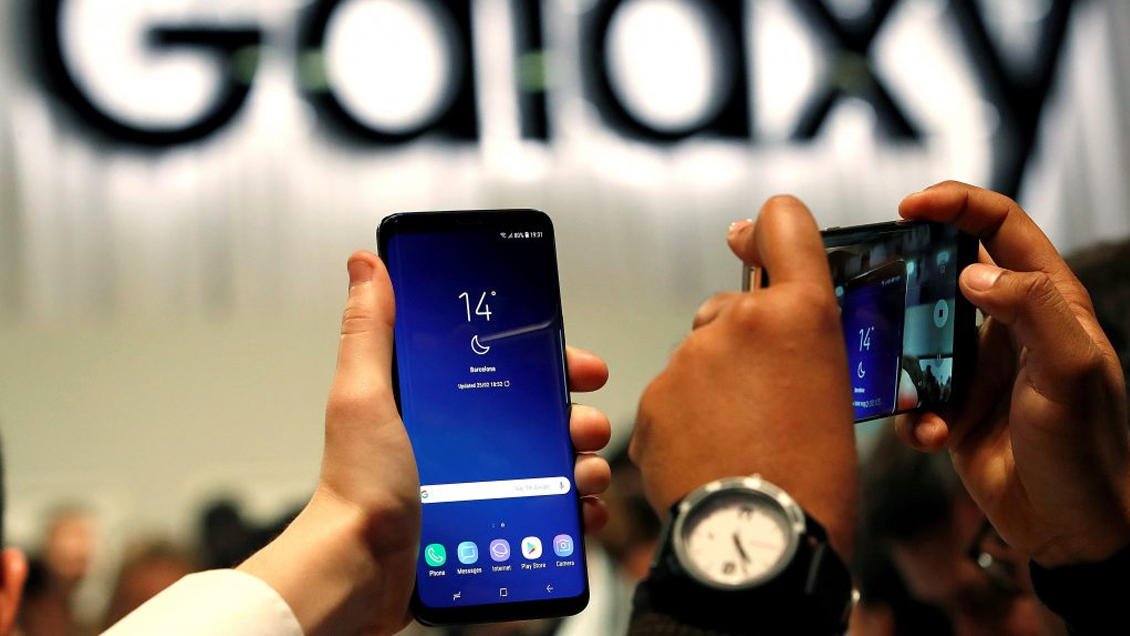Demandan a Samsung por presunto engaño sobre la impermeabilidad del Galaxy