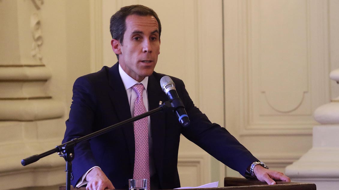 Alessandri amenazó con cerrar el Instituto Nacional si no se logra acuerdo con estudiantes