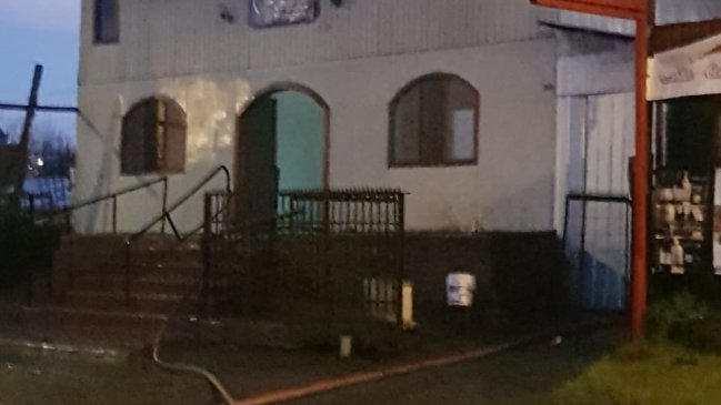 Incendio destruyó iglesia evangélica y la casa de su pastor en Puerto Octay