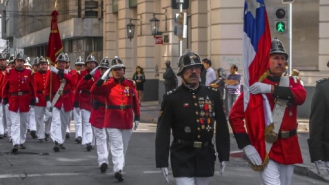 Desfile de aniversario de Bomberos generará cortes de tránsito en Valparaíso