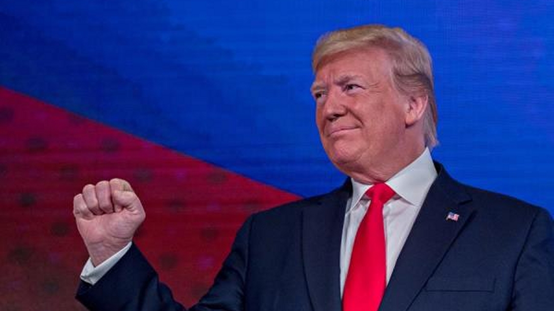 La más alta de su mandato: Tasa de aprobación de Trump llega al 47%