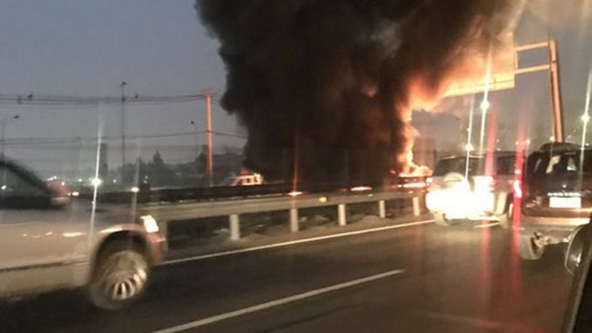 Barricadas interrumpen el tránsito en Ruta 5 Norte
