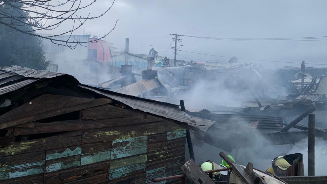 Incendio afectÃ³ a una panaderÃ­a y cuatro viviendas en Talcahuano
