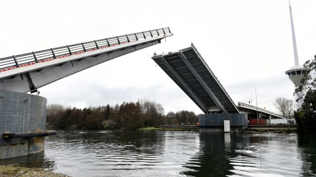 Vialidad y Puente Cau Cau bajo la lupa de Contraloría por mantener sus 