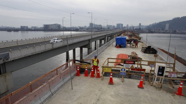 Puente Bicentenario de Concepción: Cerrarán costanera por tres noches para instalar vigas