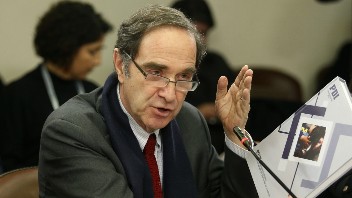 Ministro Larraín: Sería el primero en renunciar si hubiera cometido la décima parte de las imputaciones