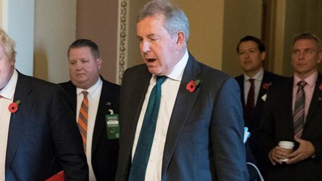 Embajador británico en EE.UU. renunció tras polémica por críticas a Trump