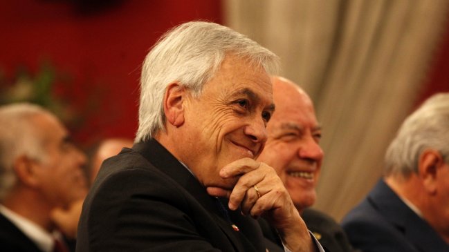 Analista: Intenso despliegue de Piñera busca mostrarlo cercano y en terreno