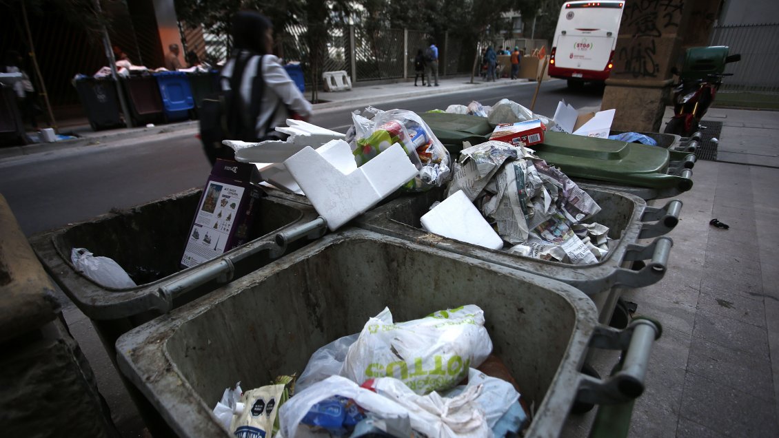 Ránking: Las comunas que generan más basura diariamente en Chile