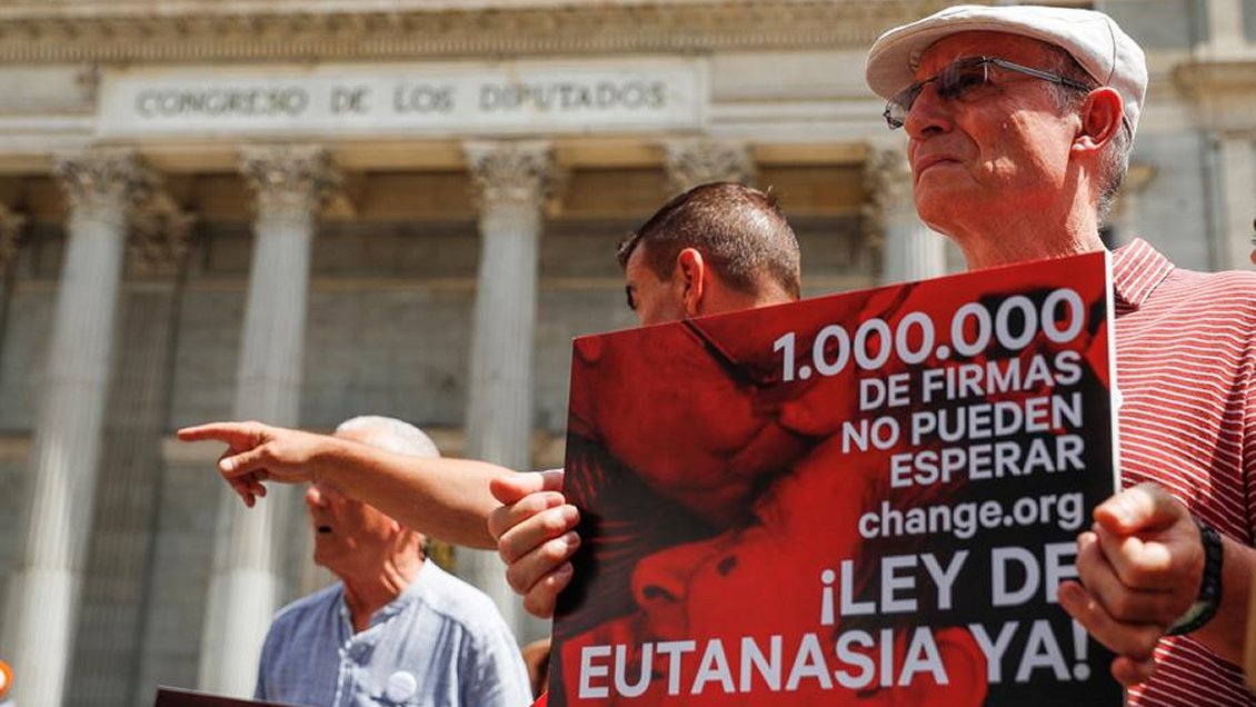 España: Presentan más de un millón de firmas a favor de la eutanasia en el Congreso