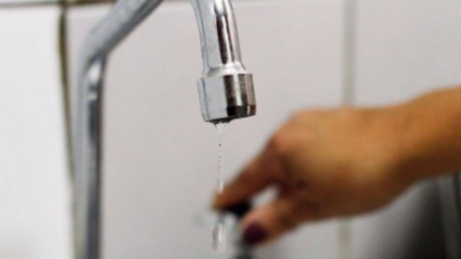 Corte de agua por rotura de matriz afecta a 315 hogares en Antofagasta