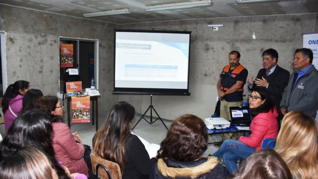 Lanzan plan Familia Preparada en condominios sociales de Tarapacá