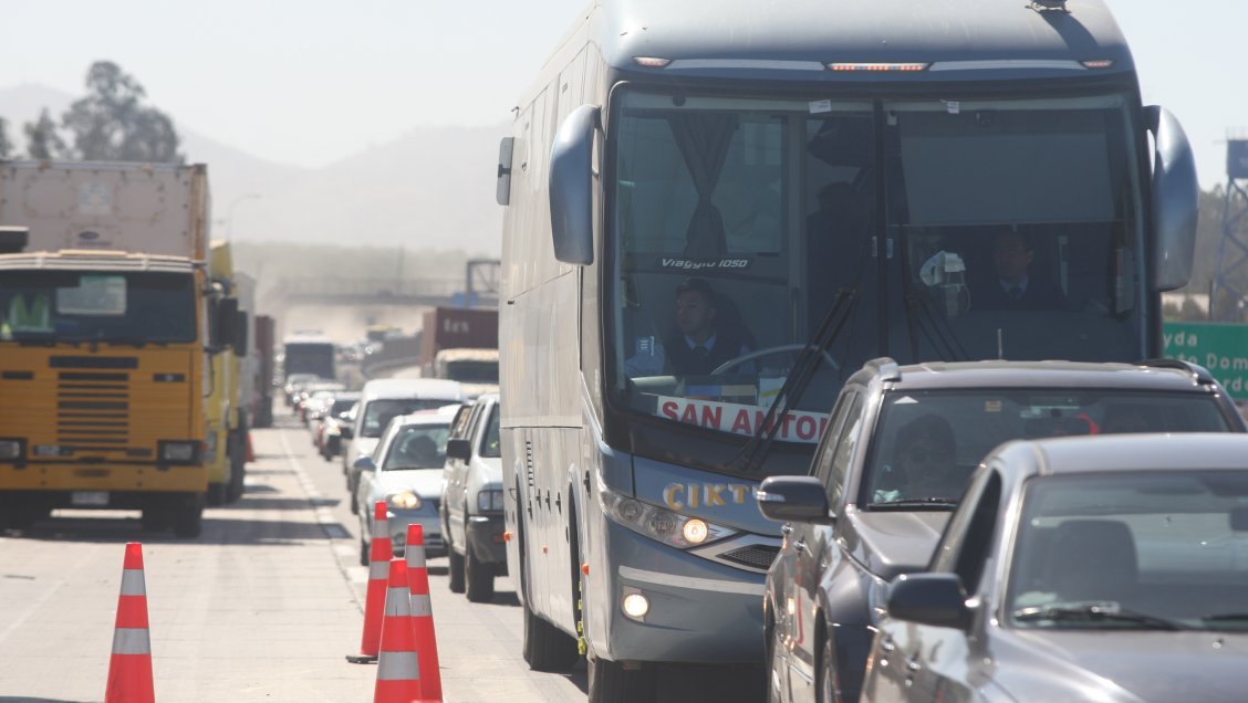 Accidente múltiple provoca gran congestión en la Autopista del Sol