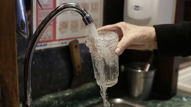 Comercio de Osorno estima pérdidas de 1.000 millones de pesos por corte de agua