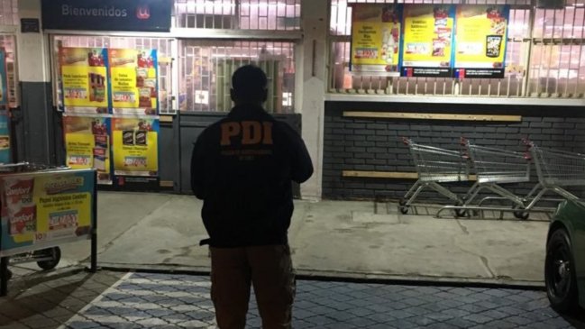 Delincuentes enmascarados y armados asaltaron supermercado de La Serena