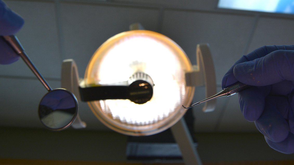 Aysenino fue a la posta por dolor de muelas y terminó perdiendo parte de su mandíbula