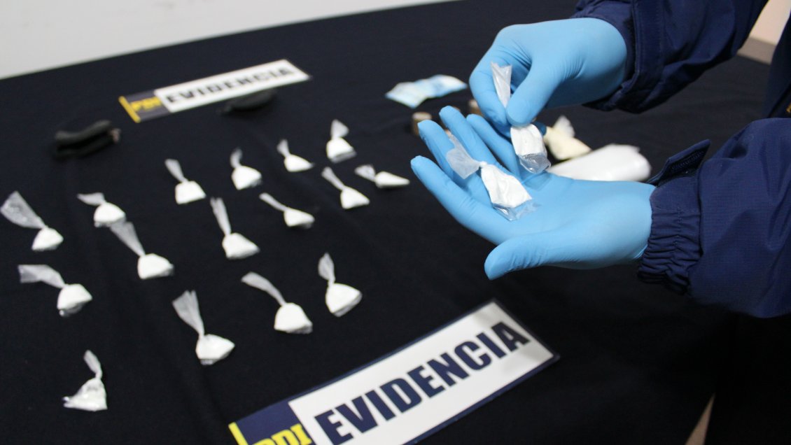 Detienen a mujer con 1.200 dosis de droga en Penco