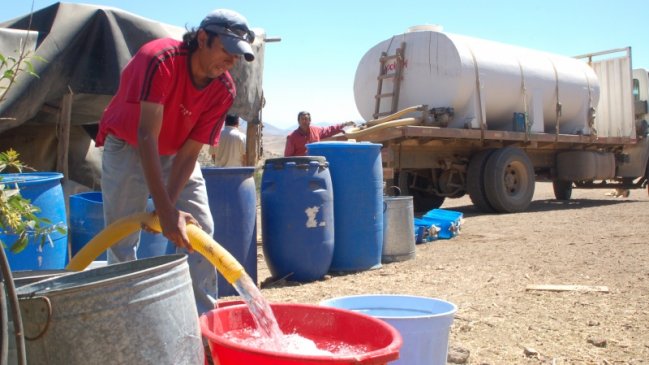 Empresas pidieron que intendente aclare adjudicación del reparto de agua en Biobío