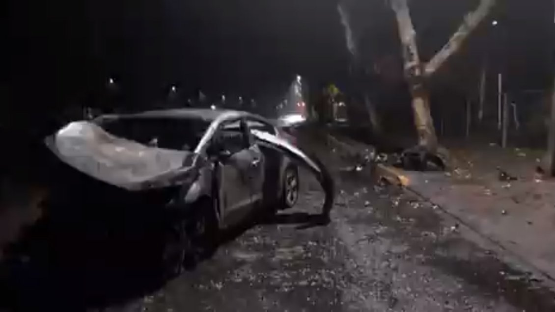 San Bernardo: Tres delincuentes detenidos tras estrellarse e incendiarse el auto en el que huían