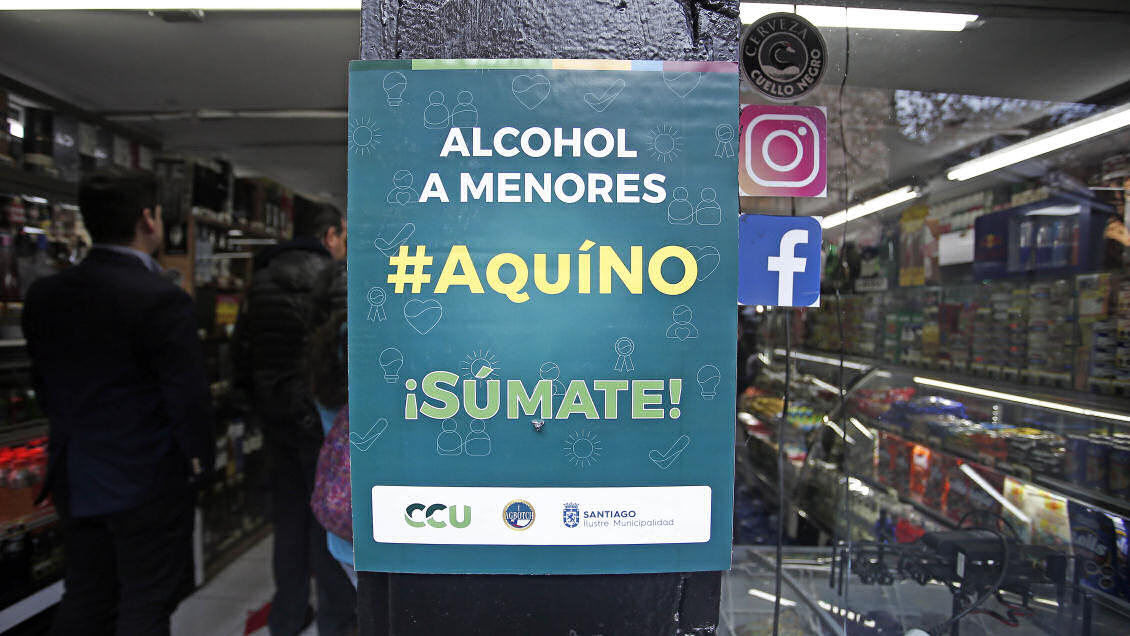 Santiago lanzó campaña contra la venta de alcohol a menores de edad